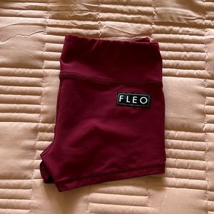 Fleo shorts size medium single lined